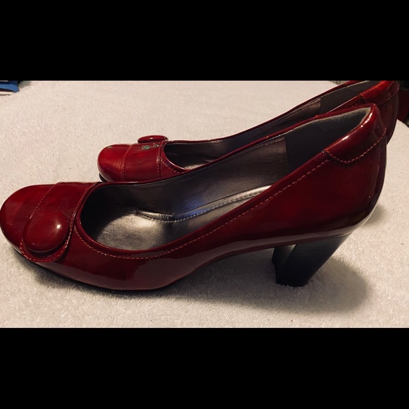 Brand New Gorgeous Heels by ECCO - Size 11 - Box 63 - Picture 2 of 7